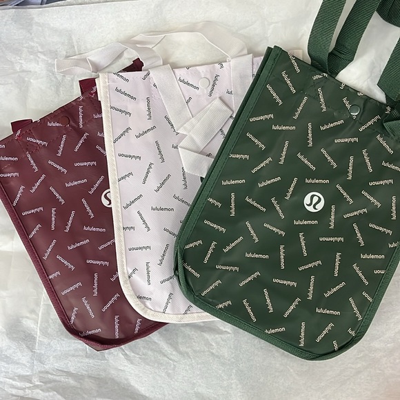 Lululemon Camera Bag Pastel Blue (2L) brand new - Picture 8 of 10